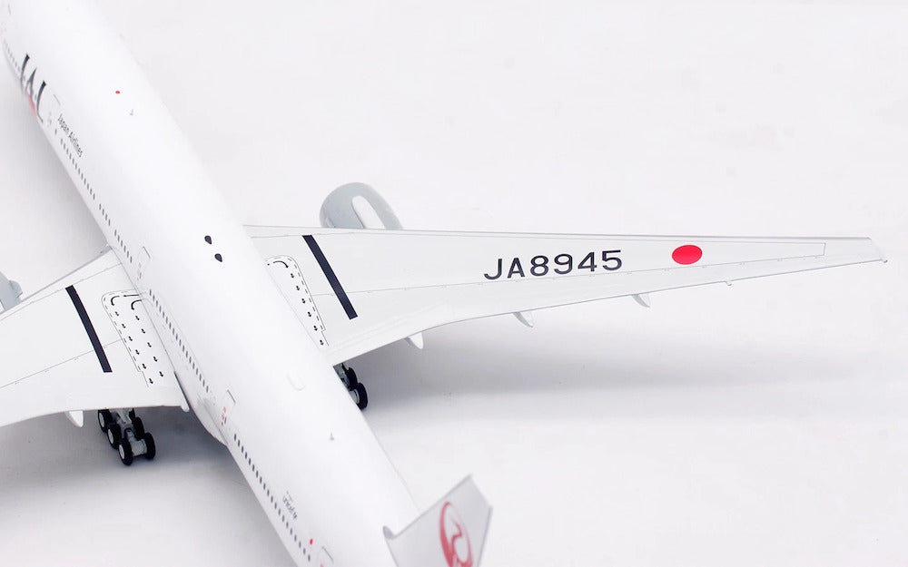 Japan Airlines - JAL  / Boeing 777-300 / JA8945 / B-773-JAL-945 / elaviadormodels