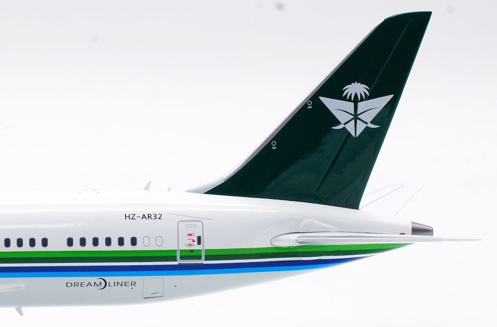 Saudia - Saudi Arabian Airlines / Boeing 787-10 / HZ-AR32 / B-78X-AR32 / 1:200 elaviadormodels