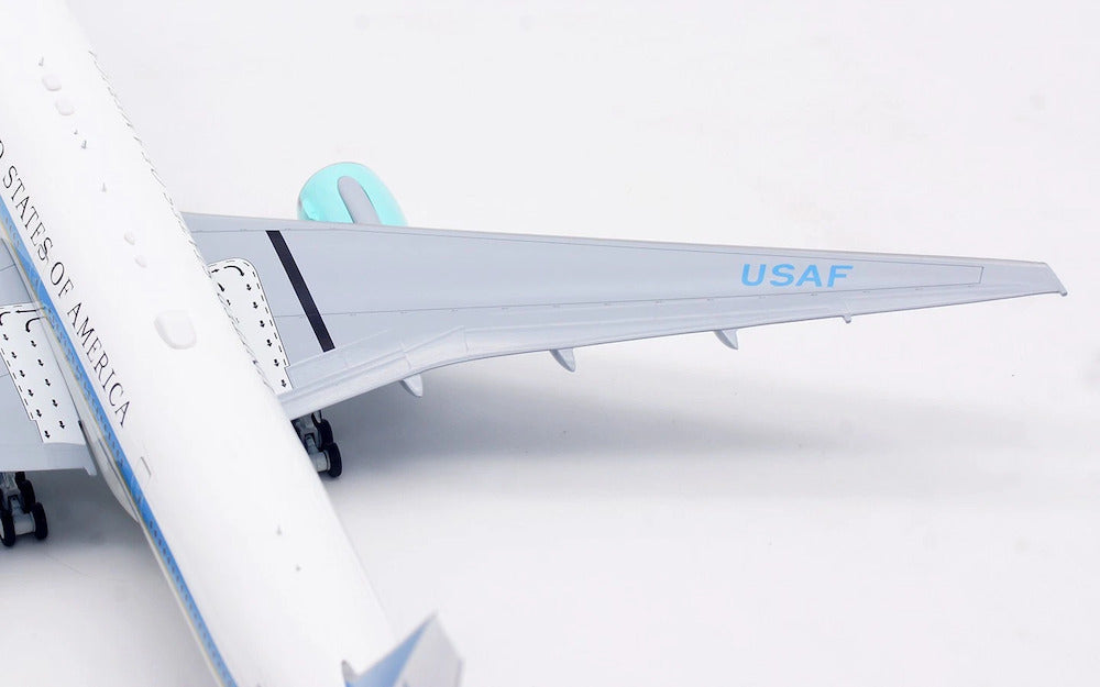 USAF - United States of America / Boeing 777-300 / B-USAF-773-01P / elaviadormodels