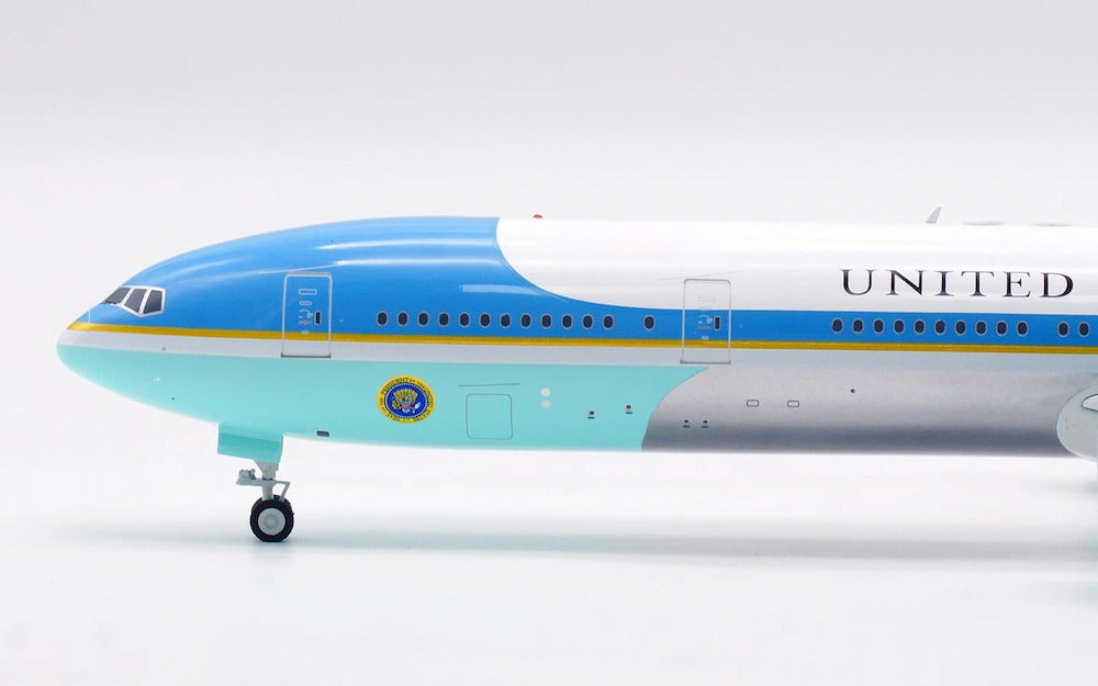 USAF - United States of America / Boeing 777-300 / B-USAF-773-01P / elaviadormodels