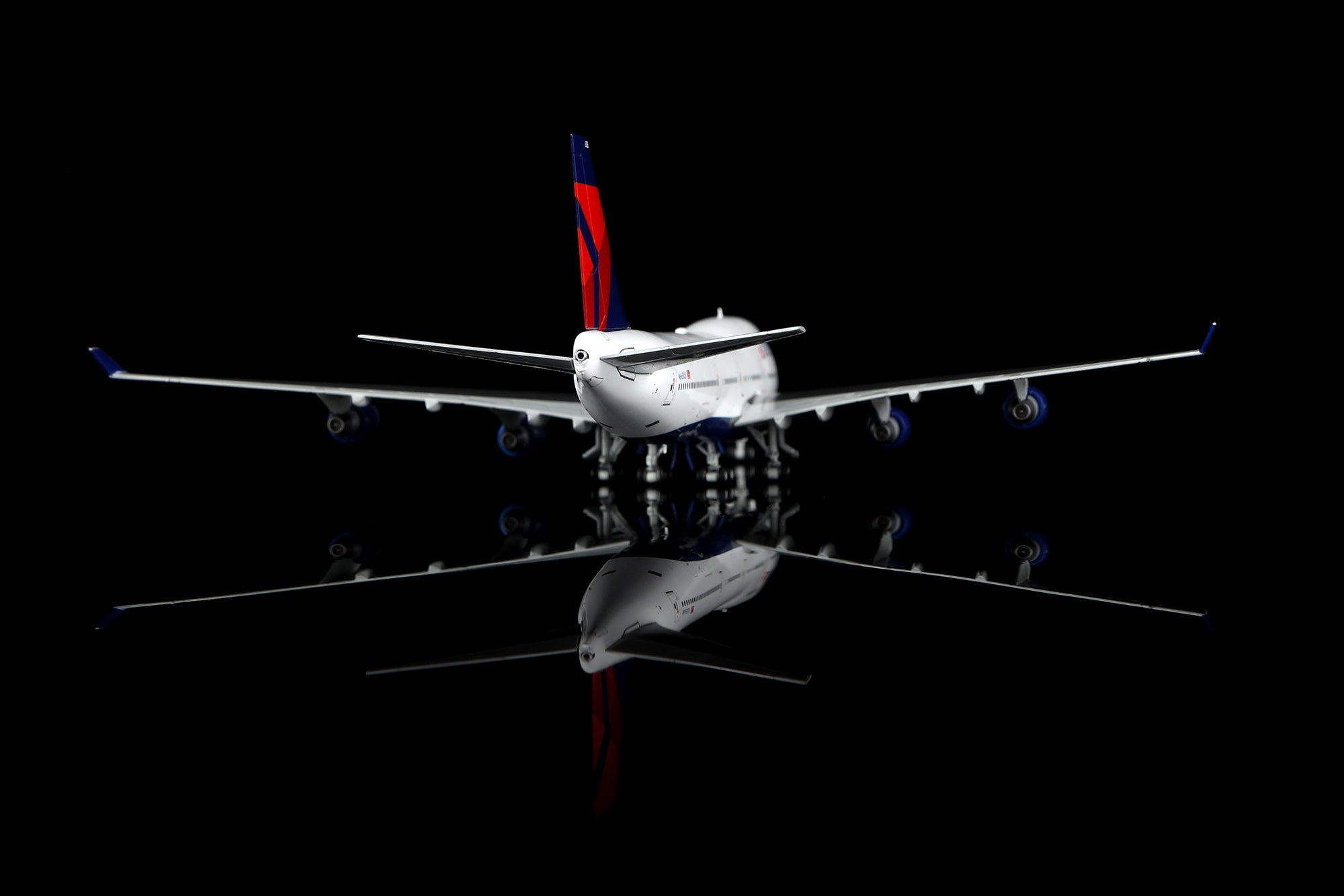 Delta Air Lines / Boeing 747-400 / N665US / B616601 / 1:400