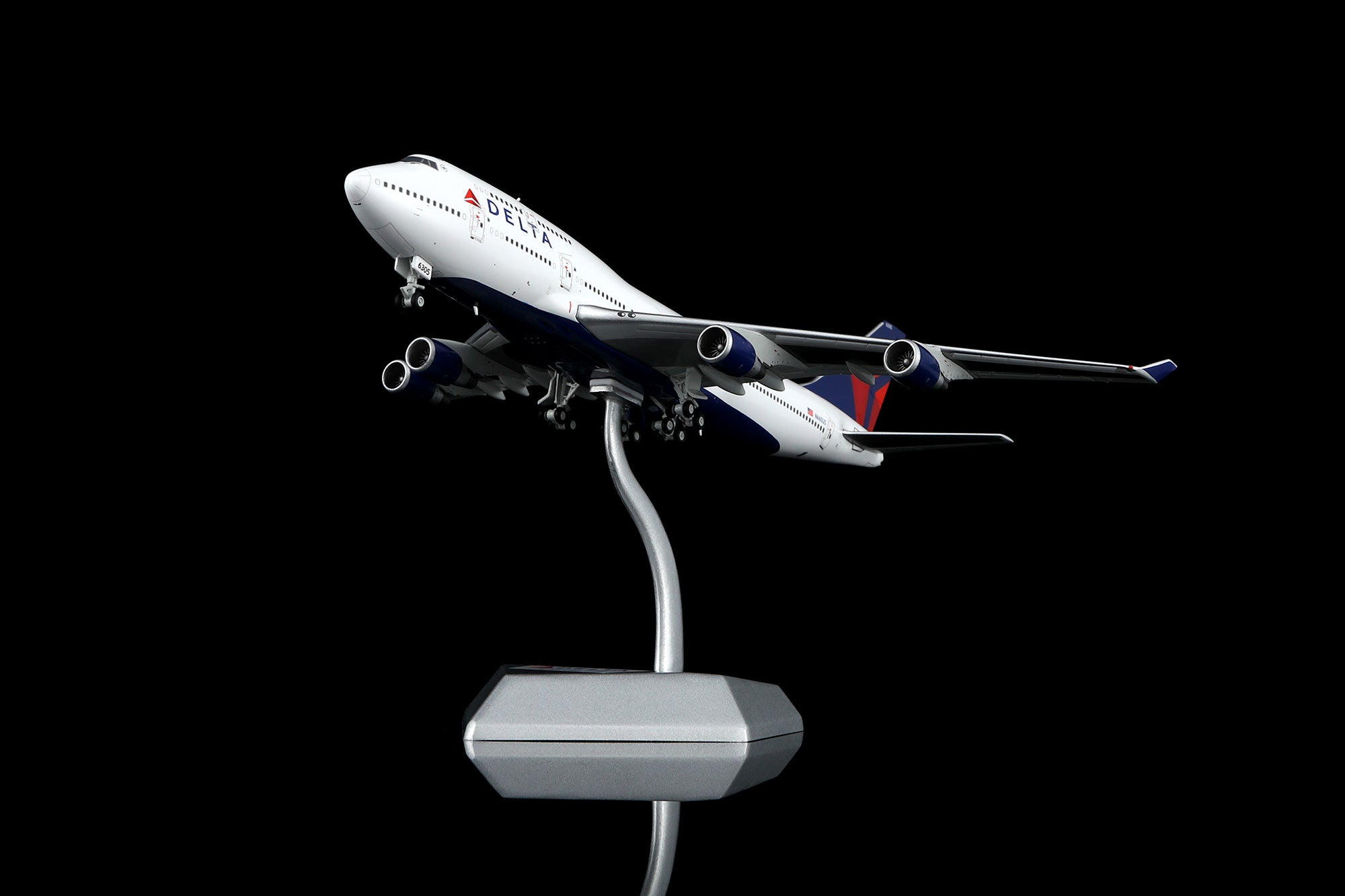 Delta Air Lines / Boeing 747-400 / N665US / B616601 / 1:400
