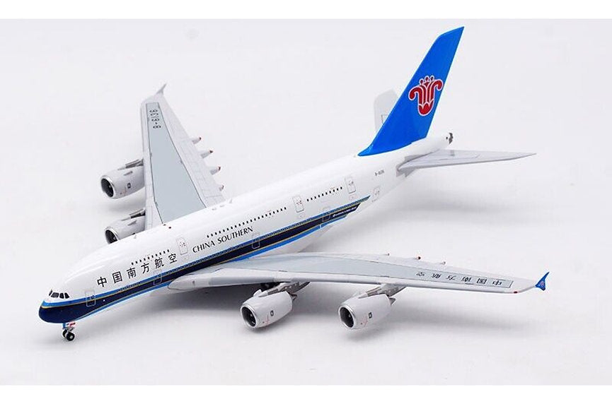 China Southern Airlines / Airbus A380-841 / B-6136 / AV4135 / 1:400 elaviadormodels