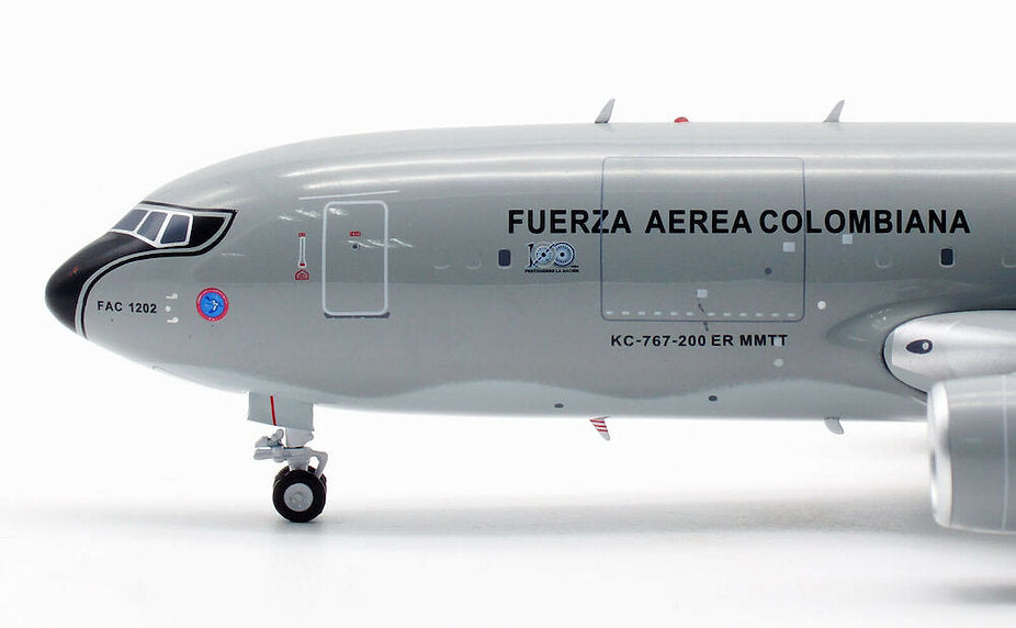 Colombia - Air Force / Boeing KC-767-2J6ER / FAC1202 / JP60-762-FAC1202 / 1:200 elaviadormodels