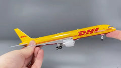 DHL / Boeing 757-200 / HP-2010DAE / EAV2010 / 1:200 elaviadormodels