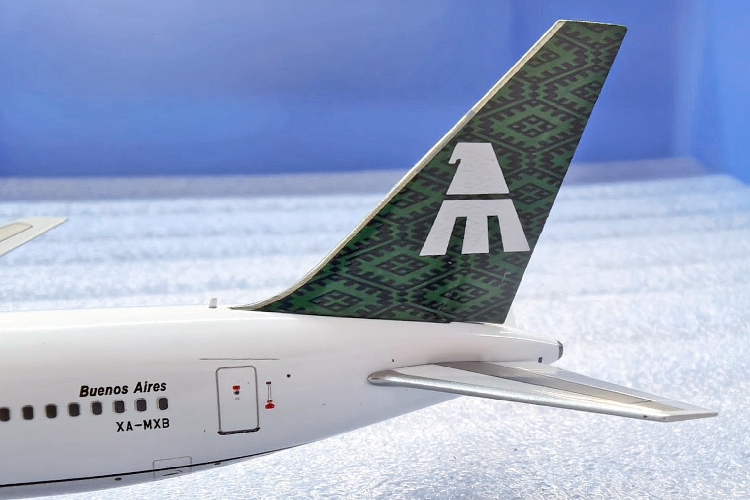 Mexicana / Boeing 767-300 / EAV400-MXB / XA-MXB / 1:400