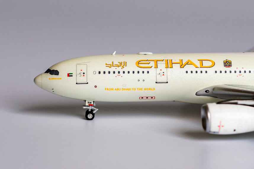 Etihad Airways / Airbus A330-200 / A6-EYH / 61027 / 1:400 elaviadormodels