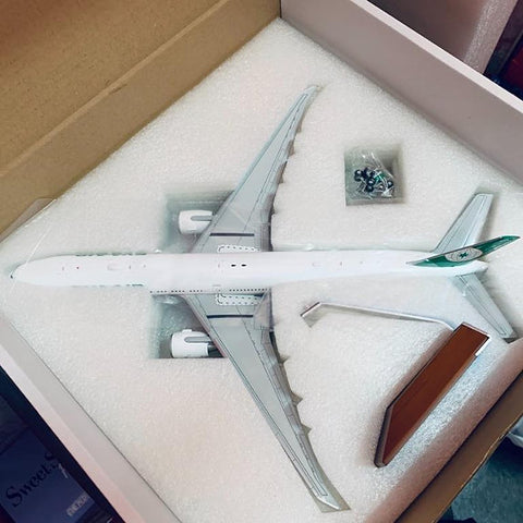 Eva Air / Boeing B777-300 / B-16721/ IFCLEV773BR01 / 1:200 elaviadormodels