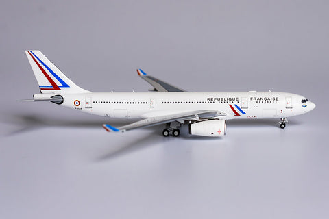 French - Air Force / Airbus A330-200 / F-UJCS / 61028 / 1:400
