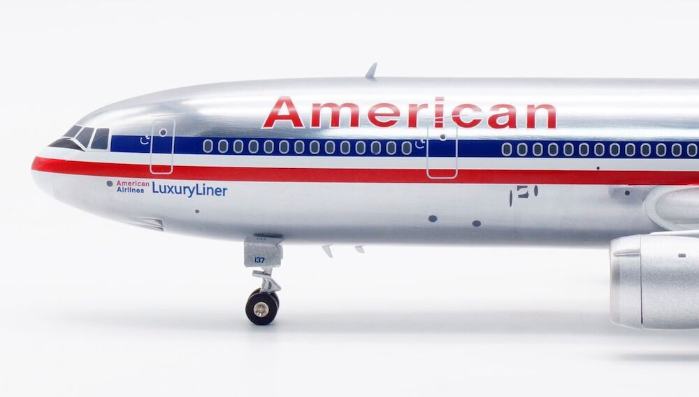 American Airlines / McDonnell Douglas DC-10-30 / N137AA / IF103AA0623P / 1:200 / Polished elaviadormodels