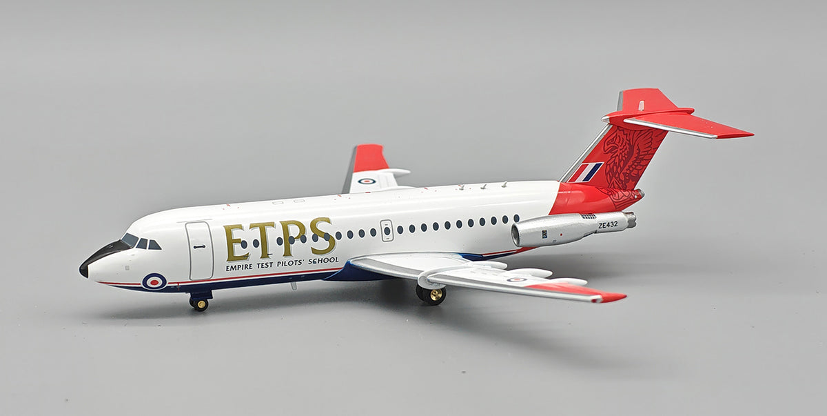 Royal - Air Force / BAC 1-11 One-Eleven / ZE432 / IF111ETPS432 / 1:200 elaviadormodels