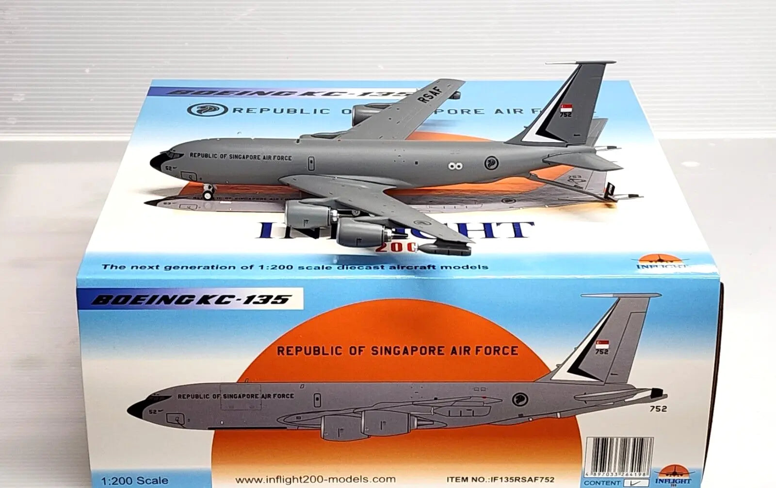 Singapore - Air Force / Boeing KC-135R Stratotanker 752 / IF135RSAF752 / 1:200 elaviadormodels