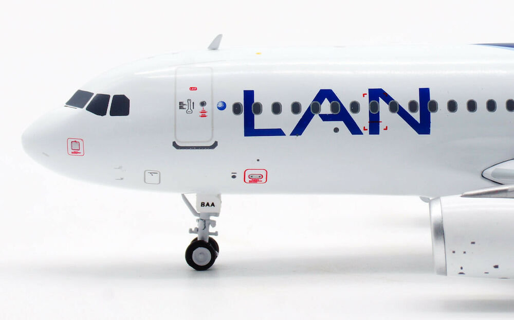 LAN Airlines / Airbus A320 / CC-BAA / IF320LA0522 / elaviadormodels