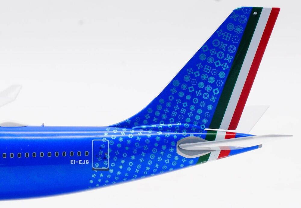 ITA Airways / Airbus A330-200 / EI-EJG / IF332AZ0423 / 1:200 elaviadormodels