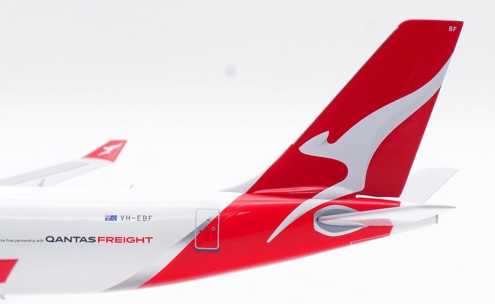 Qantas Freight (Australia Post) / Airbus A330-200 (P2F) / VH-EBF / IF332QF0124 / elaviadormodels