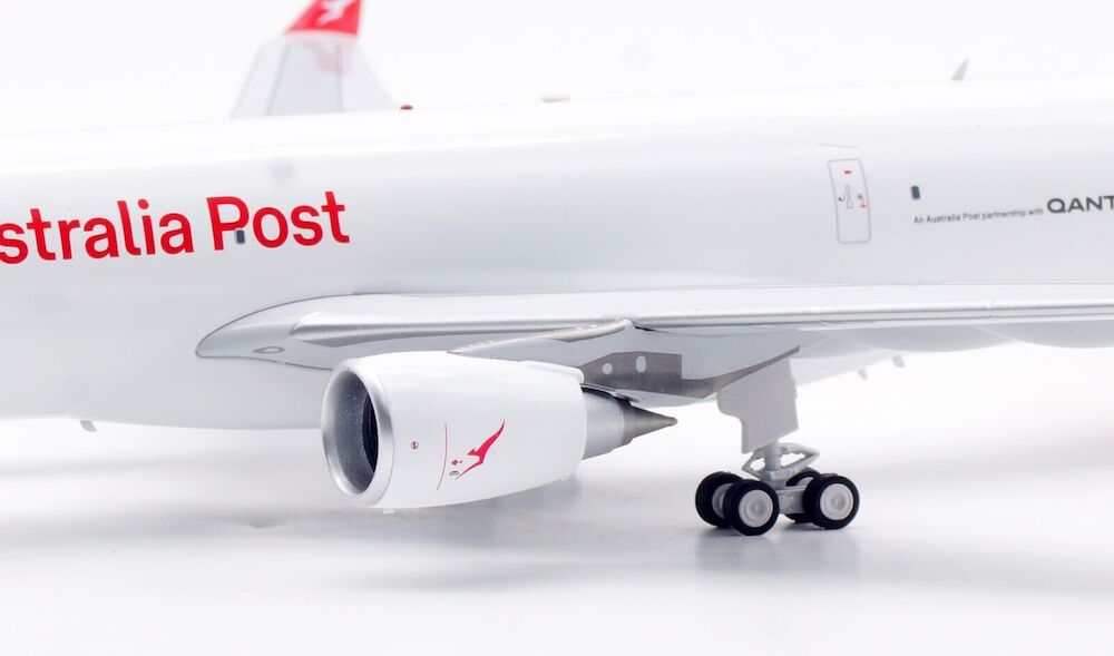 Qantas Freight (Australia Post) / Airbus A330-200 (P2F) / VH-EBF / IF332QF0124 / elaviadormodels