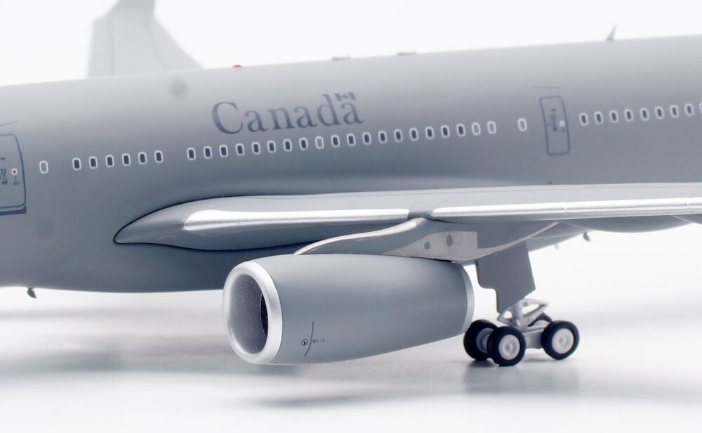 Canada - Air Force / Airbus CC-330 Husky (A330-200) / 330003 / IF332RCAF02 / elaviadormodels