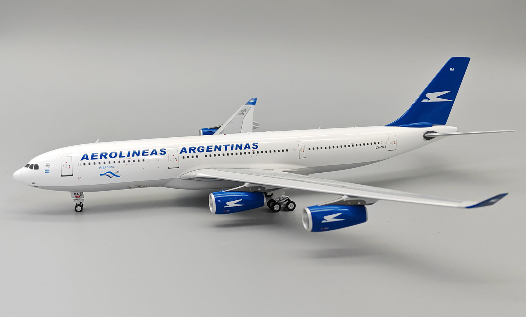 Aerolineas Argentinas / Airbus A340-200 / LV-ZRA / IF342LV0224 / elaviadormodels