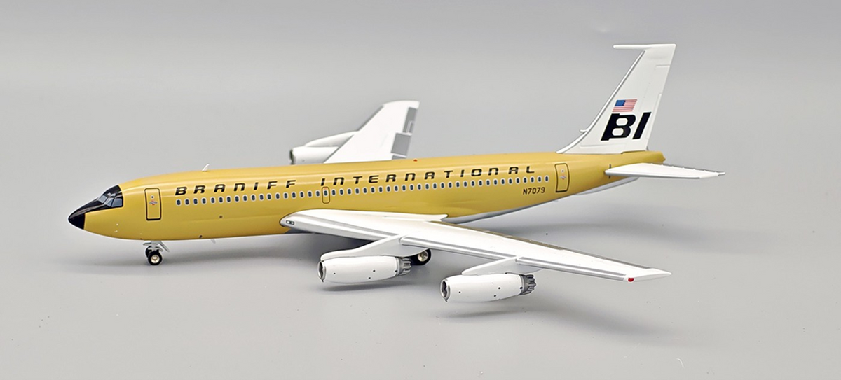 Braniff - Beige / Boeing 720-027 Super Jet / N7079 / IF720BN0825 / 1:200 elaviadormodels