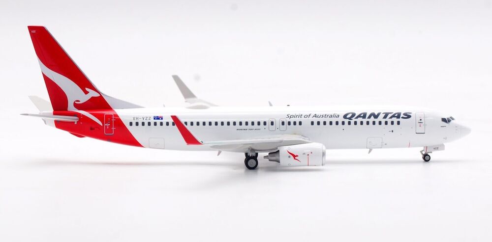 Qantas / Boeing 737-800 / VH-VZZ / IF738QF0324 / elaviadormodels