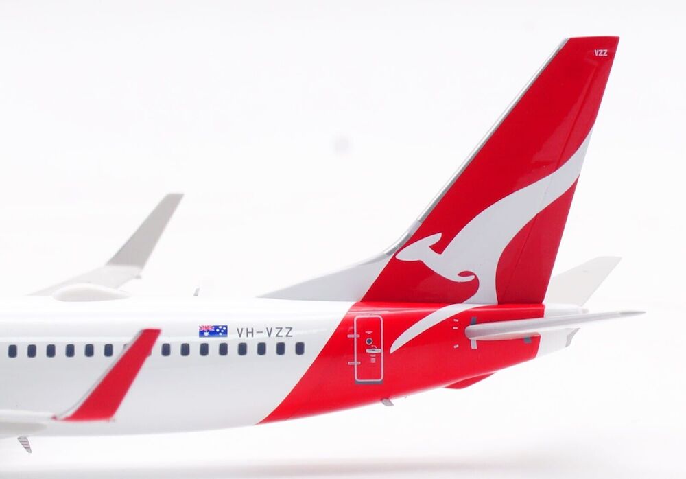 Qantas / Boeing 737-800 / VH-VZZ / IF738QF0324 / elaviadormodels