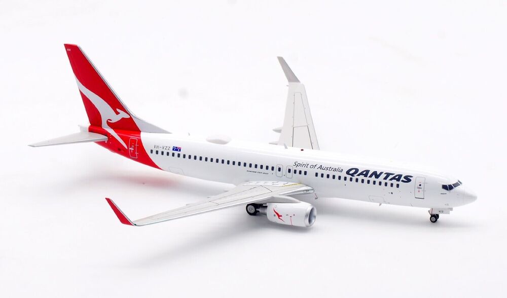 Qantas / Boeing 737-800 / VH-VZZ / IF738QF0324 / elaviadormodels