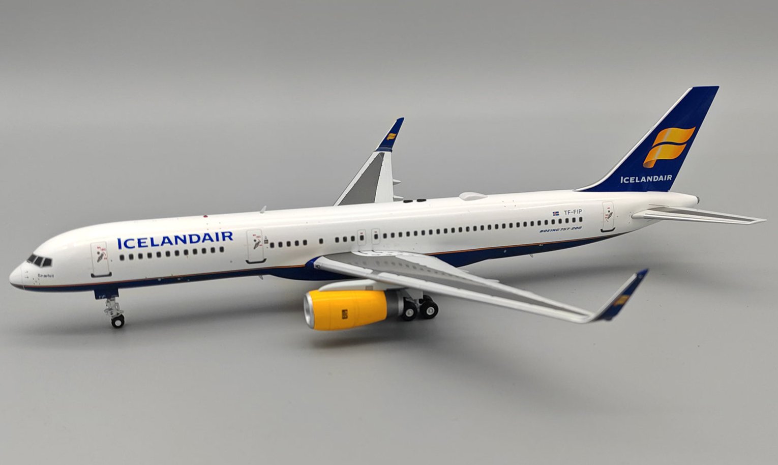 Icelandair / B757-200 / TF-FIP / IF752FI123 / elaviadormodels