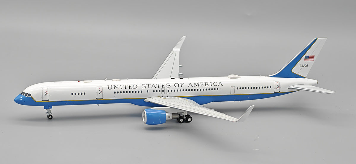 U.S. Air Force / Boeing B757-300 / 75300 / IF753USAF003 / 1:200 elaviadormodels