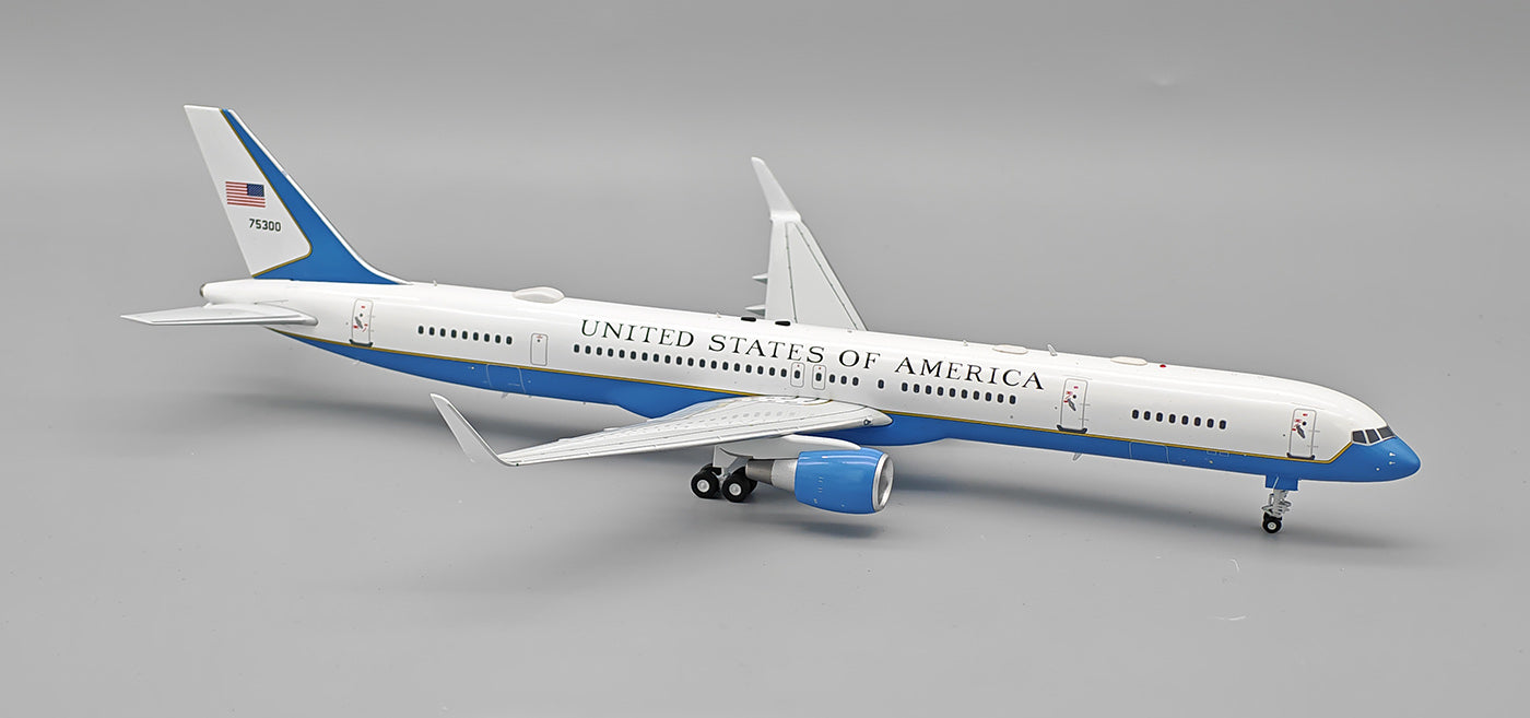 U.S. Air Force / Boeing B757-300 / 75300 / IF753USAF003 / 1:200 elaviadormodels