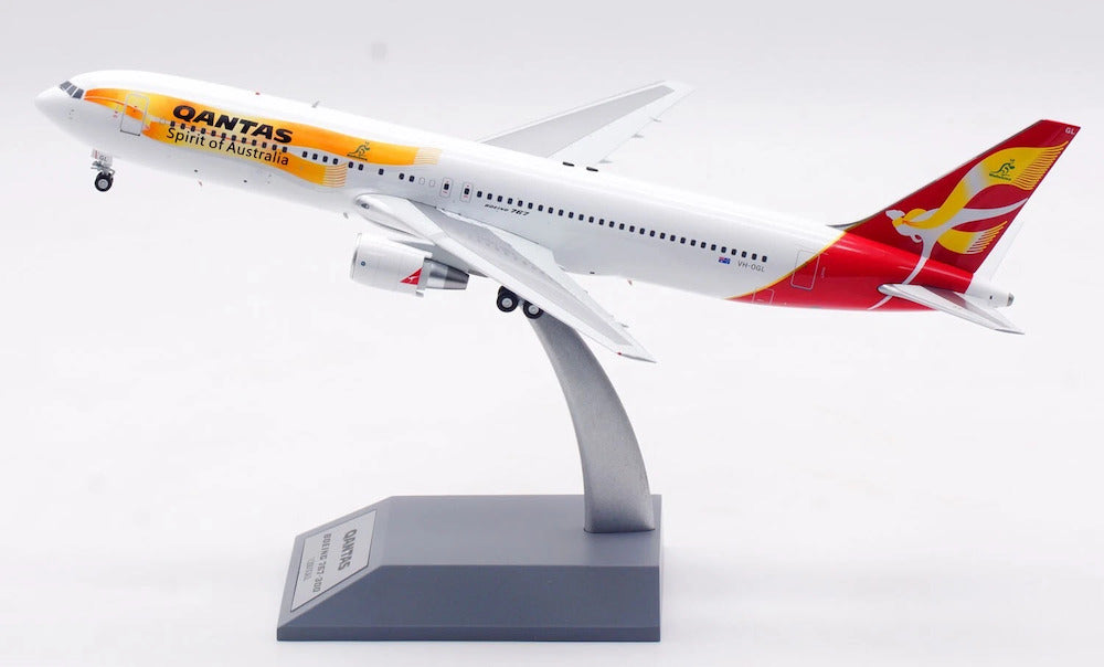 Qantas / Boeing 767-300 / VH-OGL  / IF763QF0525 / elaviadormodels
