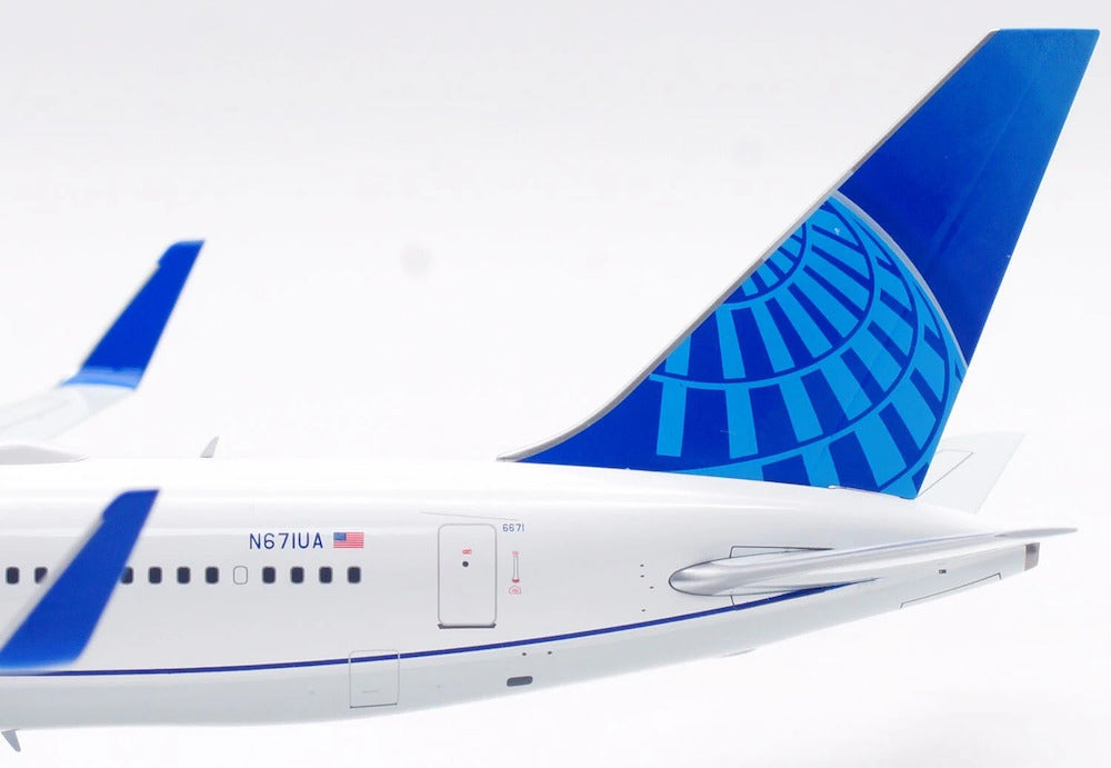 United Airlines / Boeing 767-300 / N671UA / IF763UA0425 / 1:200 elaviadormodels