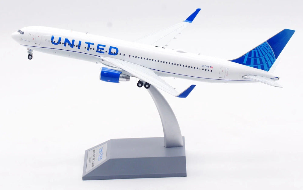 United Airlines / Boeing 767-300 / N671UA / IF763UA0425 / 1:200 elaviadormodels
