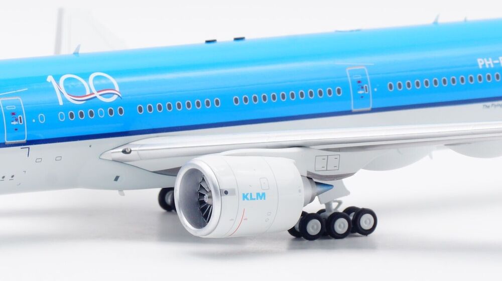 KLM Asia / Boeing B777-206ER / PH-BQM / IF772KLA0923 / 1:200 elaviadormodels
