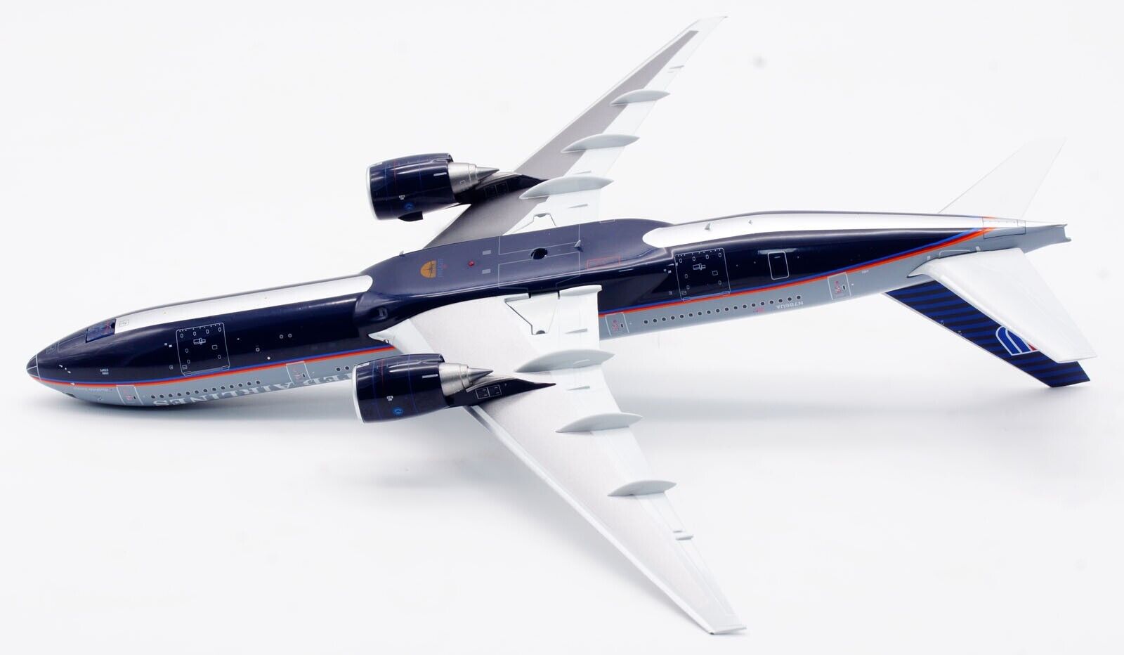 United Airlines / Boeing 777-200 / N786UA / IF772UA1123 / elaviadormodels