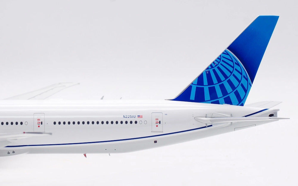 United Airlines / Boeing 777-300 / N2250U / IF773UA0725 / elaviadormodels