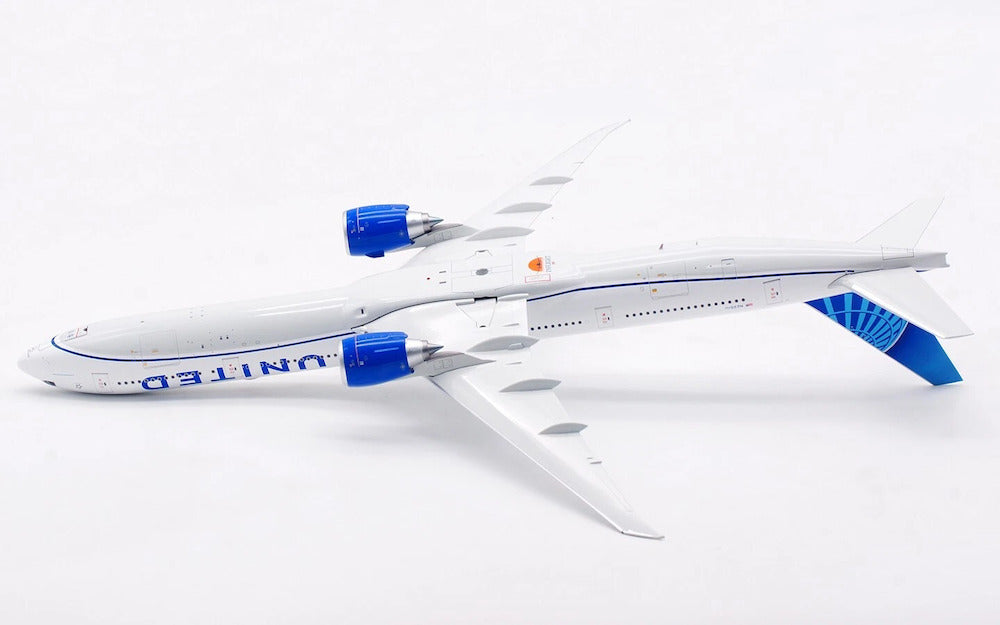 United Airlines / Boeing 777-300 / N2250U / IF773UA0725 / elaviadormodels