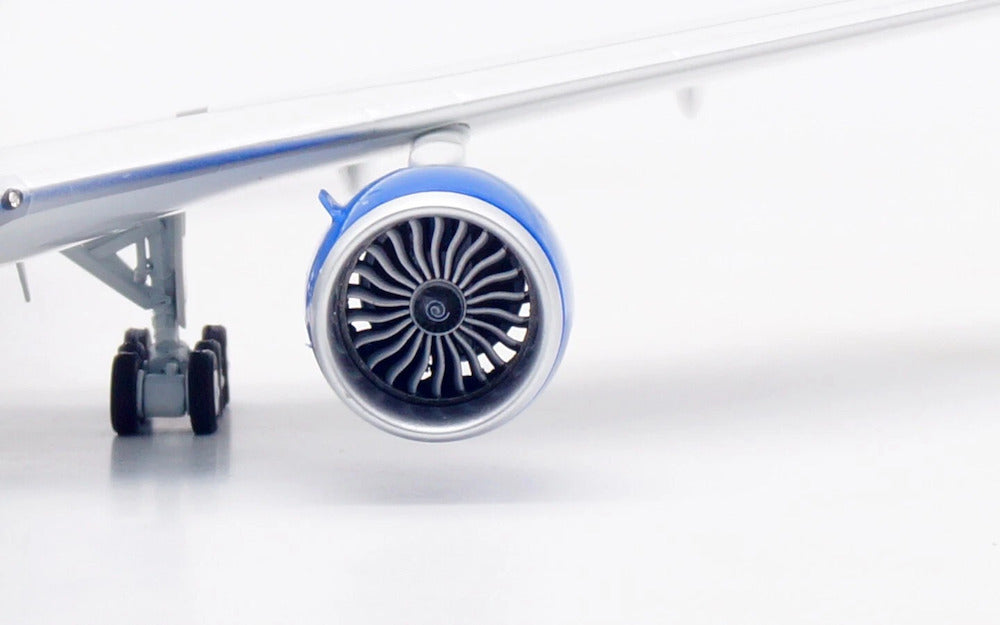 United Airlines / Boeing 777-300 / N2250U / IF773UA0725 / elaviadormodels