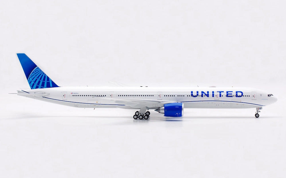 United Airlines / Boeing 777-300 / N2250U / IF773UA0725 / elaviadormodels