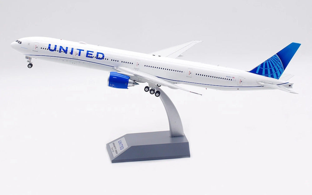 United Airlines / Boeing 777-300 / N2250U / IF773UA0725 / elaviadormodels