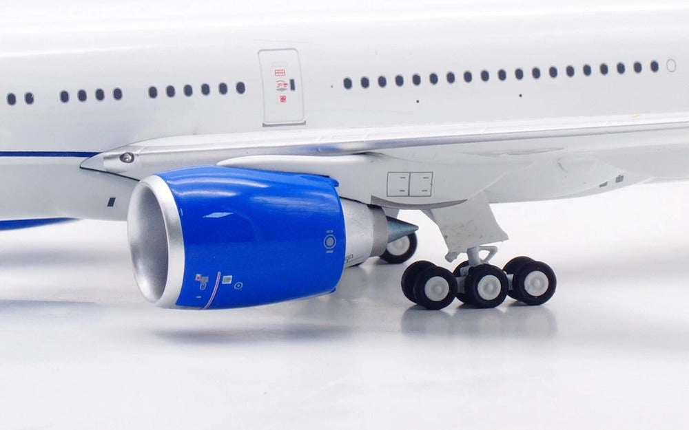 United Airlines / Boeing 777-300 / N2250U / IF773UA0725 / elaviadormodels