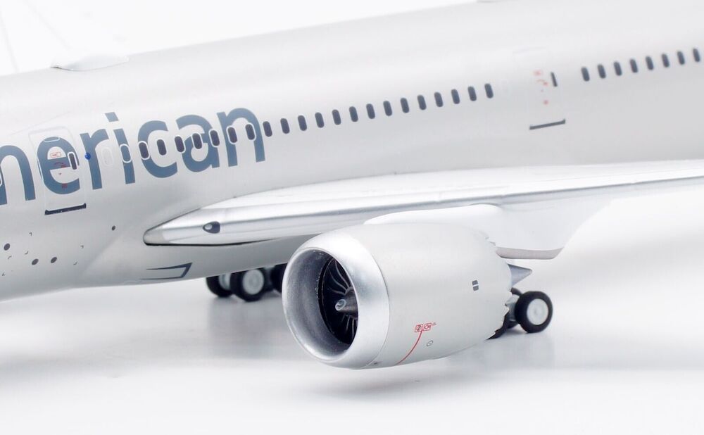 American Airlines / B787-8 Dreamliner / N880BJ / IF788AA1023 / 1:200 elaviadormodels