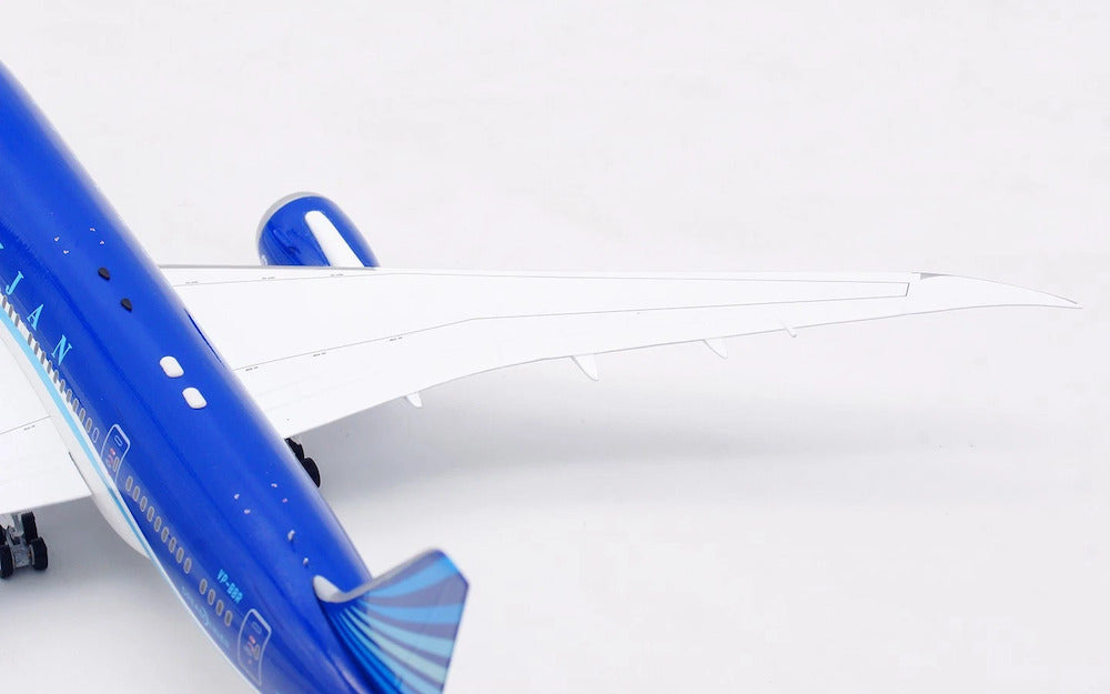 Azerbaijan Airlines / Boeing 787-8 / VP-BBR / IF788J20825 / 1:200