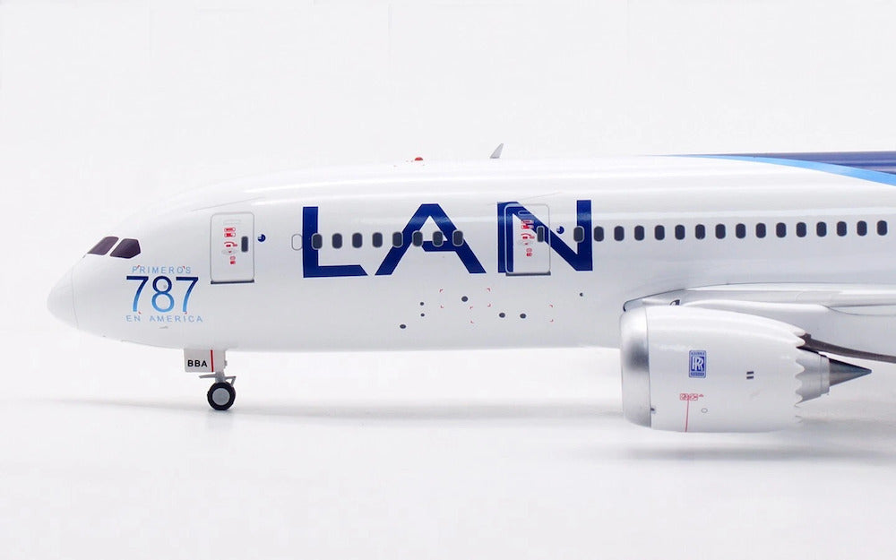 LAN Airlines / Boeing 787-8 Dreamliner / CC-BBA / IF788LAN001 / elaviadormodels