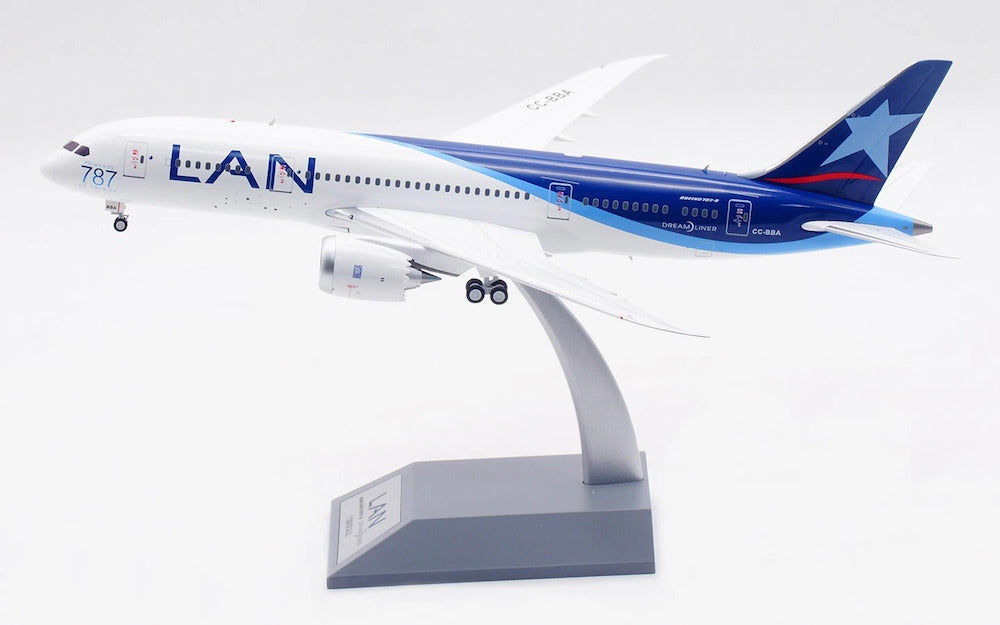 LAN Airlines / Boeing 787-8 Dreamliner / CC-BBA / IF788LAN001 / elaviadormodels
