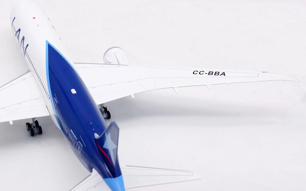 LAN Airlines / Boeing 787-8 Dreamliner / CC-BBA / IF788LAN001 / elaviadormodels