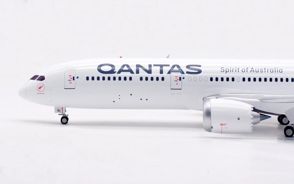 Qantas / Boeing 787-9 Dreamliner / VH-ZNI / IF789QF0525 / elaviadormodels