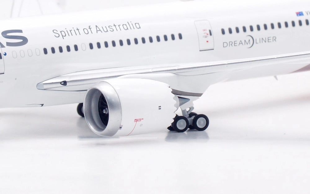 Qantas / Boeing 787-9 Dreamliner / VH-ZNI / IF789QF0525 / elaviadormodels