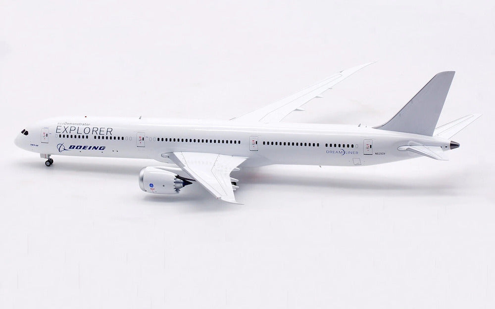Boeing / Boeing 787-10 Dreamliner Explorer / N8290V / IF78XBOEING290V / 1:200 elaviadormodels