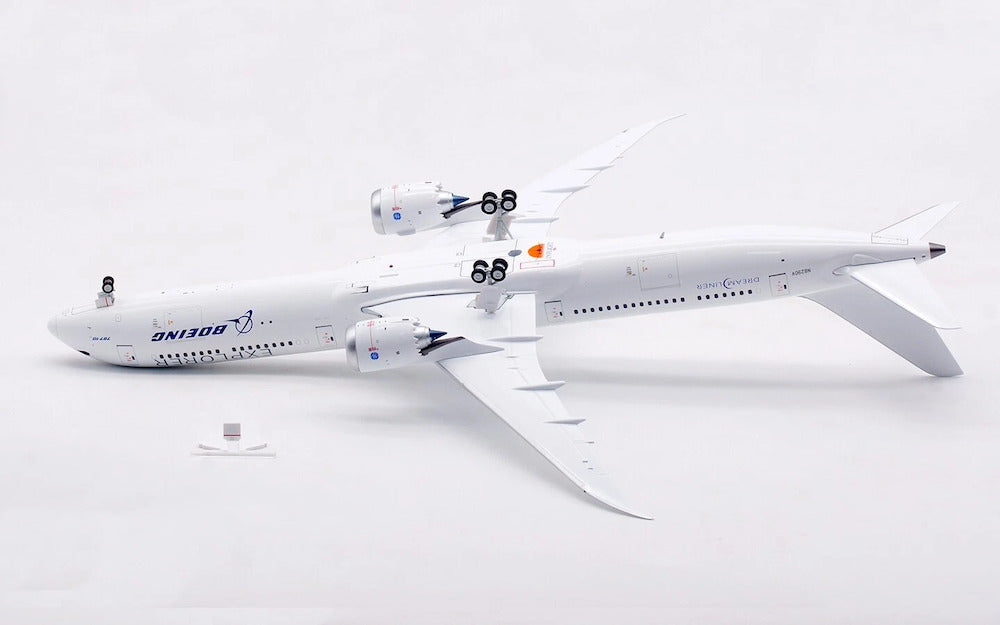 Boeing / Boeing 787-10 Dreamliner Explorer / N8290V / IF78XBOEING290V / 1:200 elaviadormodels