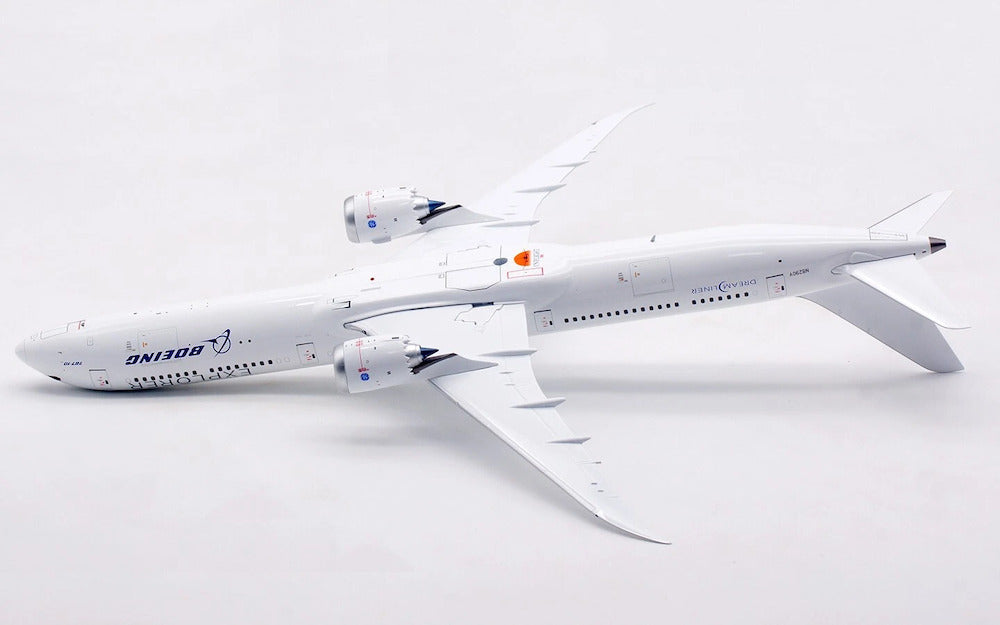 Boeing / Boeing 787-10 Dreamliner Explorer / N8290V / IF78XBOEING290V / 1:200 elaviadormodels